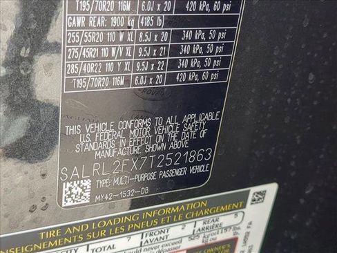 New 2026 Land Rover Discovery Dynamic SE image 30