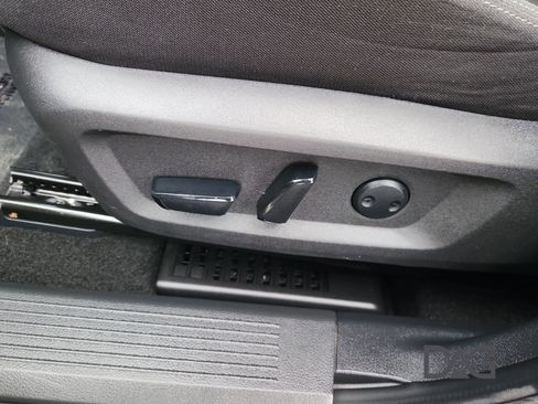 Used 2024 Nissan Rogue SV image 13