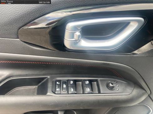 Used 2025 Jeep Compass Trailhawk AWD/4WD image 19