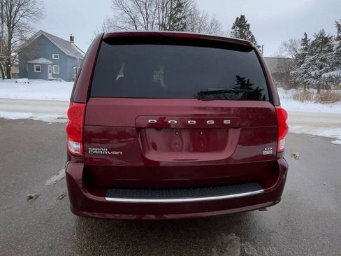 Used 2019 Dodge Grand Caravan GT image 4