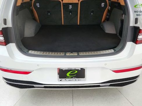 Used 2025 Genesis GV80 3.5T Prestige AWD/4WD image 14
