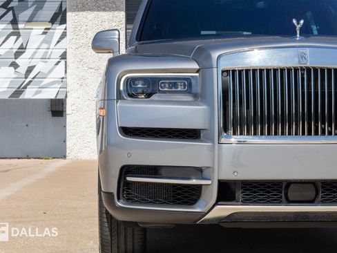 Used 2023 Rolls-Royce Cullinan w/ Cullinan Package image 4