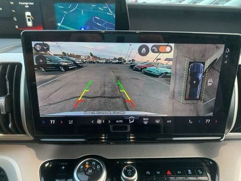 Used 2025 Ford Expedition Active image 16