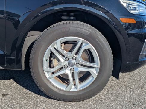 Used 2019 Audi Q5 Premium w/ Convenience Package image 11