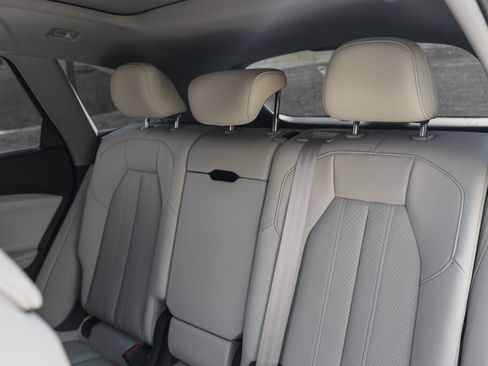 Used 2025 Audi Q5 Prestige image 25