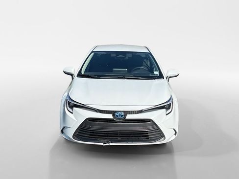 Used 2025 Toyota Corolla LE FWD image 8