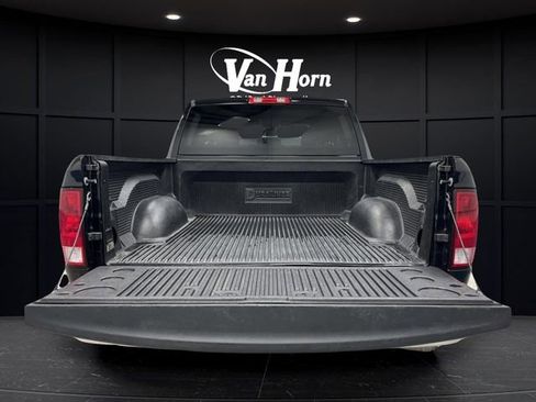 Used 2022 RAM 1500 Classic SLT image 12