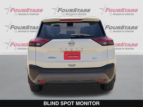Used 2023 Nissan Rogue SV FWD image 5