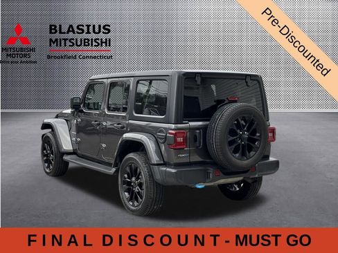 Used 2023 Jeep Wrangler Unlimited Sahara w/ Cold Weather Group AWD/4WD image 6