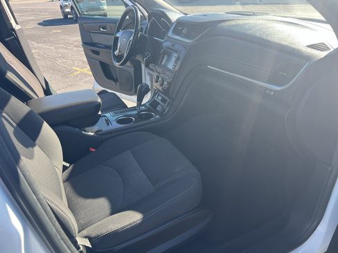 Used 2017 Chevrolet Traverse LT AWD/4WD image 21