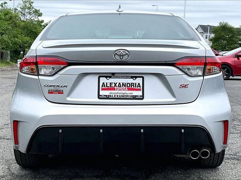 Used 2024 Toyota Corolla SE FWD image 4