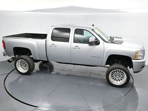 Used 2013 Chevrolet Silverado 2500 LTZ w/ LTZ Plus Package image 36