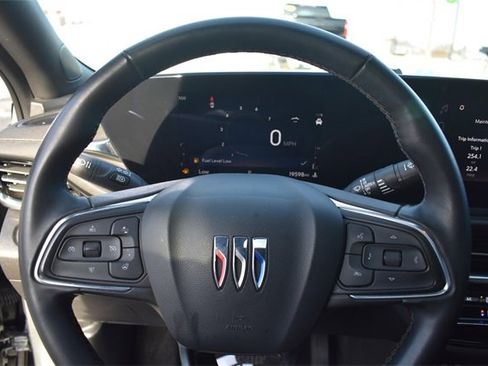 Used 2024 Buick Envista Avenir image 31