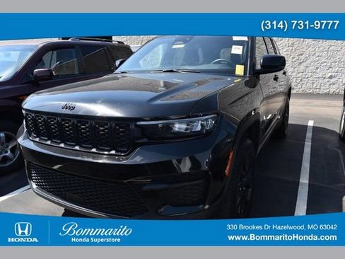 Used 2024 Jeep Grand Cherokee Altitude image 1