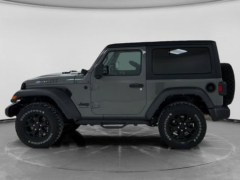 Used 2022 Jeep Wrangler Sport AWD/4WD image 6