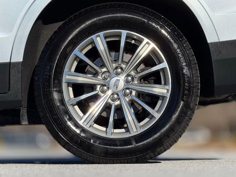 Used 2017 Cadillac XT5 Luxury w/ Driver Awareness Package image 18