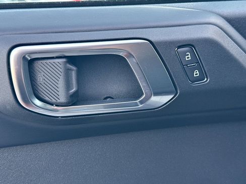 New 2025 Ford Bronco Outer Banks w/ Sasquatch Package image 11