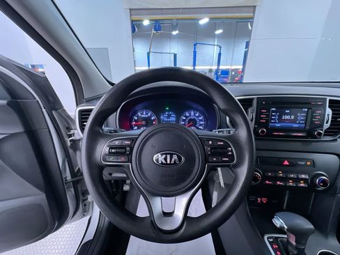 Used 2019 Kia Sportage LX FWD image 15