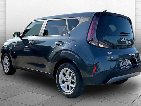 Certified 2025 Kia Soul LX w/ LX Technology Package FWD image 4