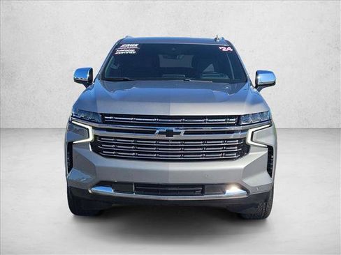 Used 2024 Chevrolet Suburban Premier image 2
