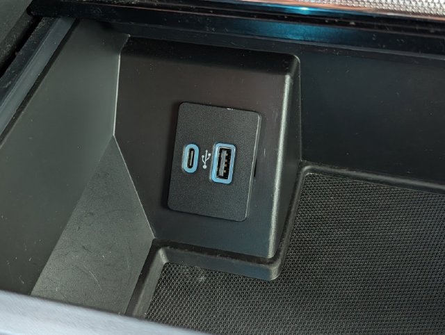 Used 2021 Ford F150 Lariat RWD image 19
