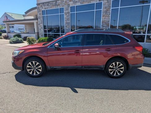 Used 2016 Subaru Outback 2.5i Limited AWD/4WD image 2