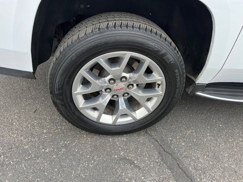 Used 2019 GMC Yukon XL SLE w/ SLE Value Package image 46