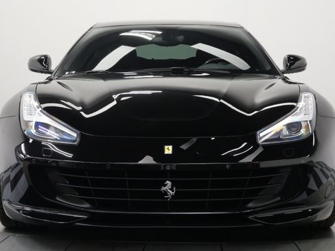 Used 2017 Ferrari GTC4Lusso image 4