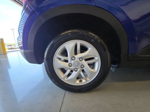 Used 2021 Hyundai Venue SEL FWD image 27