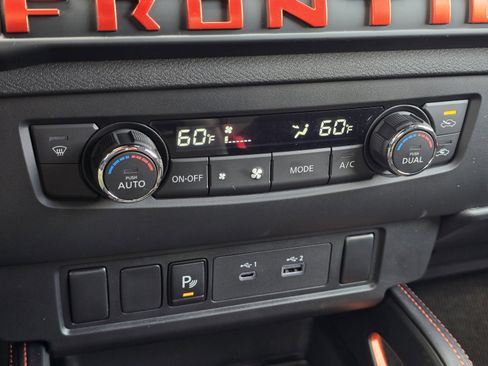 Used 2025 Nissan Frontier PRO-4X image 20