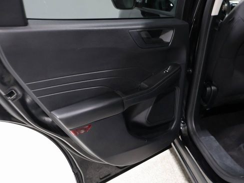 Used 2022 Ford Escape SE image 21