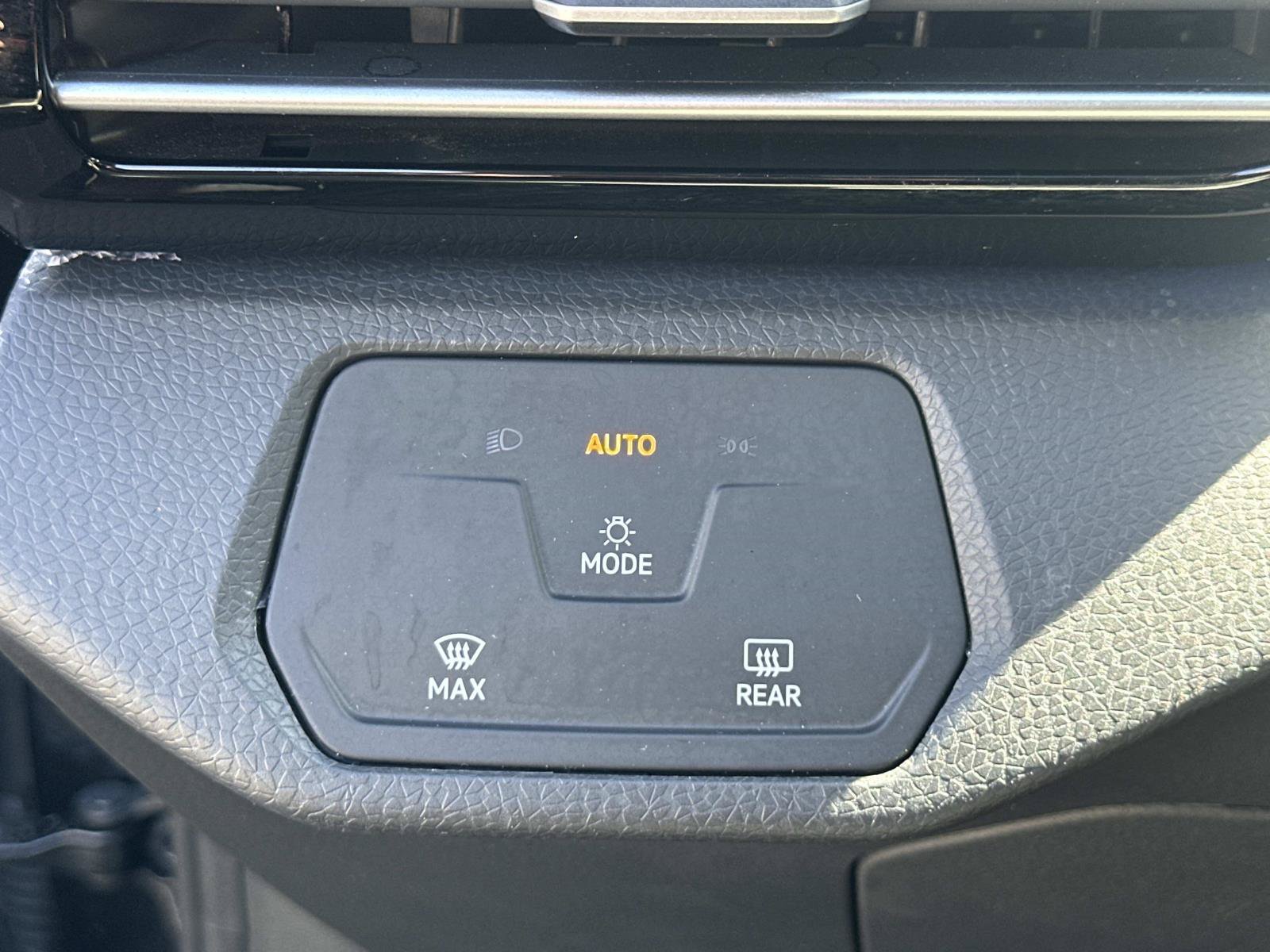 Certified 2023 Volkswagen ID.4 Pro RWD image 18