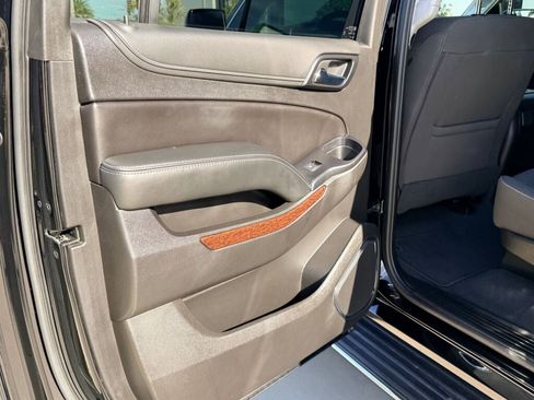 Used 2019 GMC Yukon XL SLE w/ Convenience Package image 18