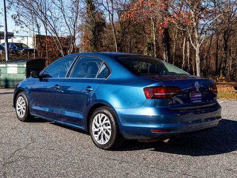 Used 2017 Volkswagen Jetta S image 4