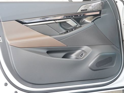 New 2027 BMW 530i xDrive AWD/4WD image 9