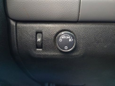 Used 2019 Chevrolet Colorado W/T image 12