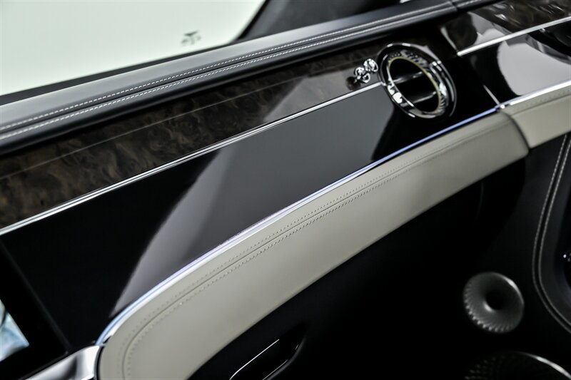 Used 2021 Bentley Continental GT AWD/4WD image 34