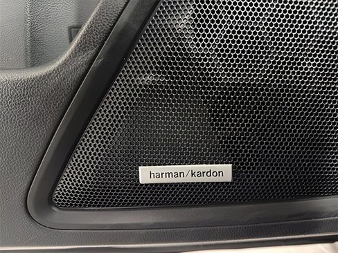 Used 2025 Subaru Outback Touring XT image 10