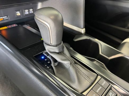 Certified 2025 Toyota Camry SE FWD image 29