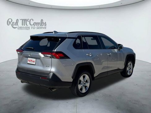 Used 2021 Toyota RAV4 XLE FWD image 5