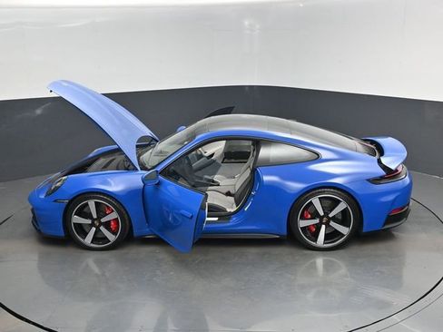 Used 2025 Porsche 911 Carrera S image 17