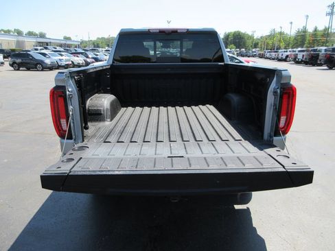 Certified 2024 GMC Sierra 1500 AT4 w/ Technology Package AWD/4WD image 8