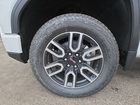 New 2026 GMC Sierra 1500 AT4 w/ Technology Package image 7