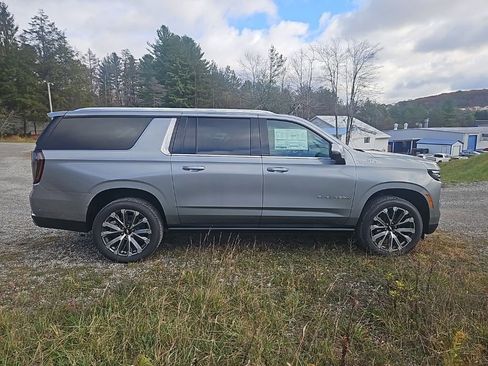New 2026 Chevrolet Suburban High Country image 6