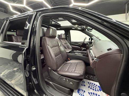Used 2023 Cadillac Escalade ESV Sport Platinum w/ LPO, ONYX Package image 22