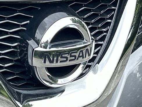 Used 2015 Nissan Rogue SV FWD image 11
