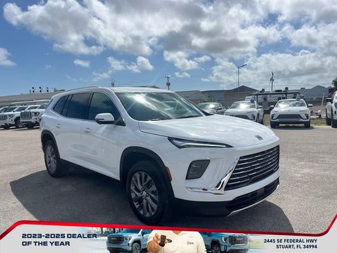 New 2026 Buick Enclave Preferred image 2