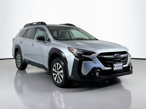 Used 2024 Subaru Outback Premium AWD/4WD image 5