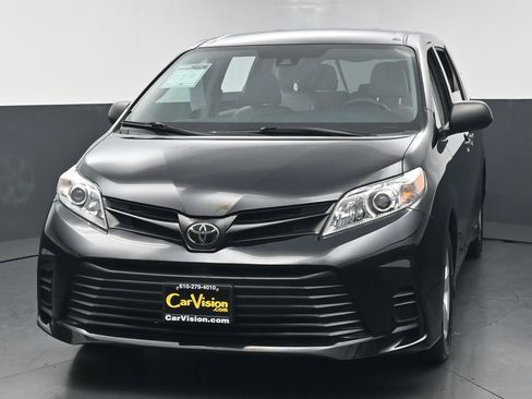 Used 2020 Toyota Sienna L FWD image 7