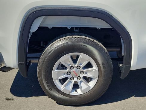 Used 2023 GMC Sierra 1500 SLE image 6